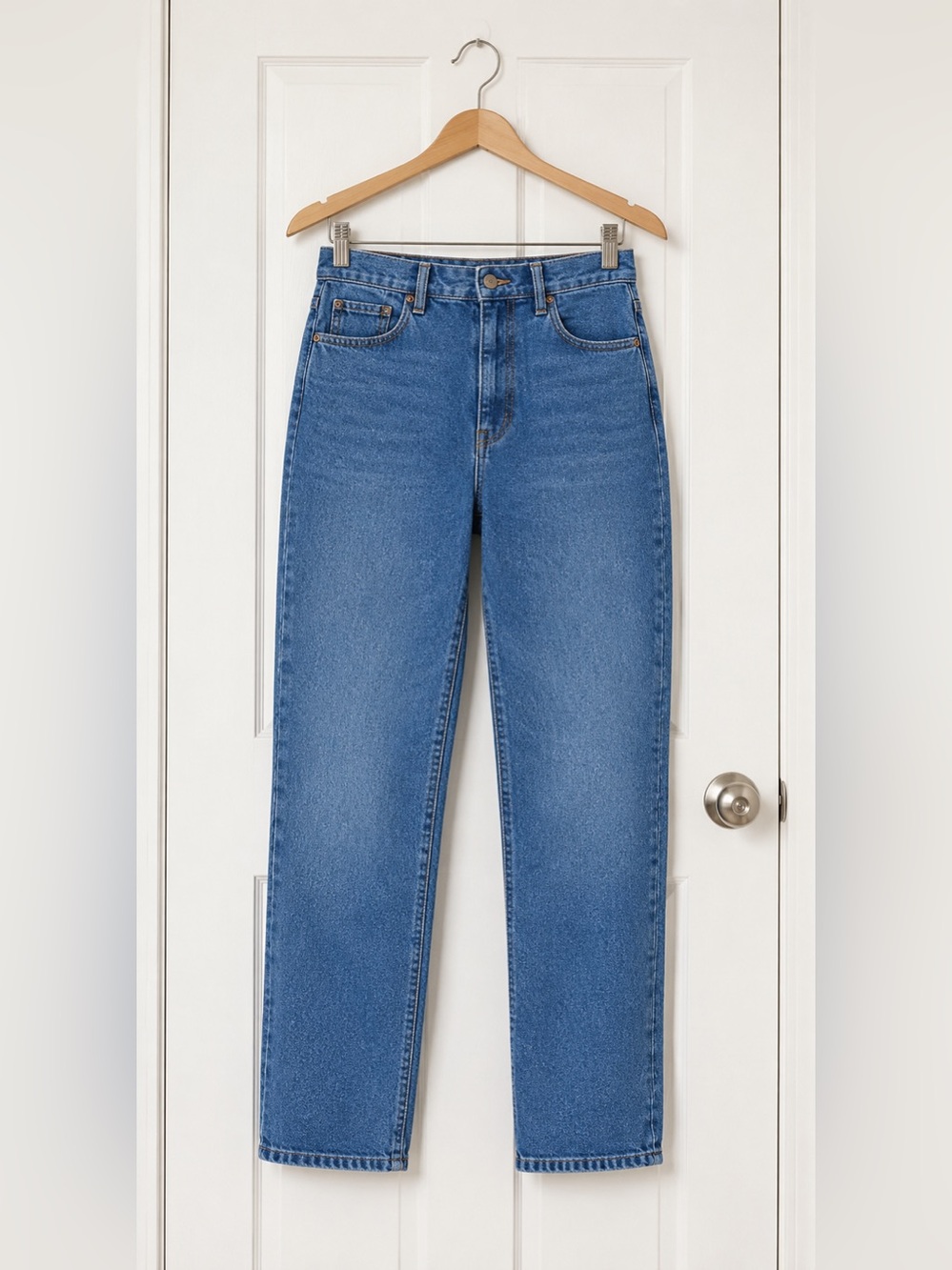 Gloria Vanderbilt Straight Leg Jeans in Medium Blue Wash Sz 12